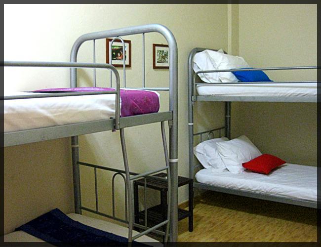 Beds Guesthouse Hostel Кучінг Номер фото