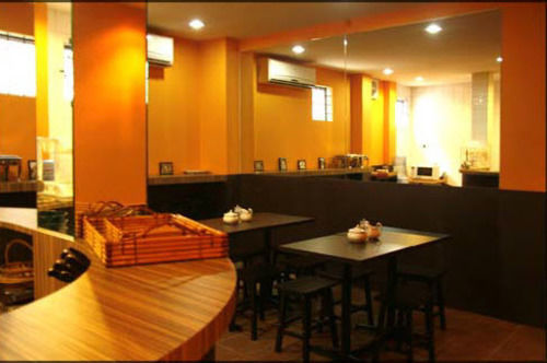 Beds Guesthouse Hostel Кучінг Екстер'єр фото